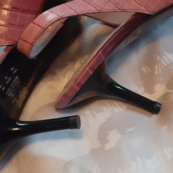 ⚘Kenneth Cole Heels - Picture 6 of 9